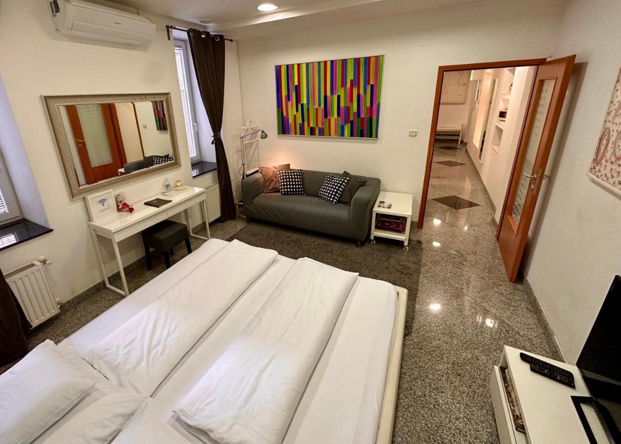 Smart Apartment Zagabria Esterno foto